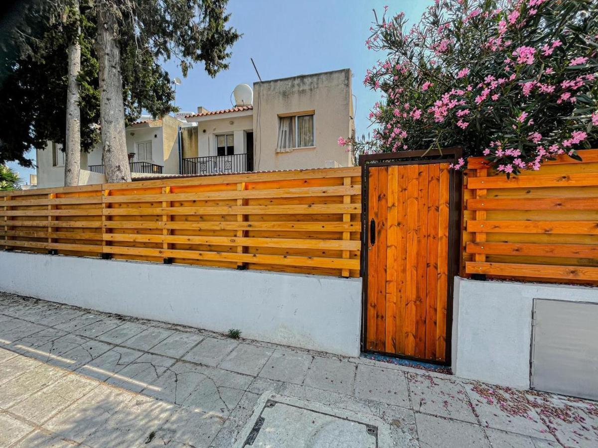 Ferienwohnung Dub House 2 Paphos Exterior foto